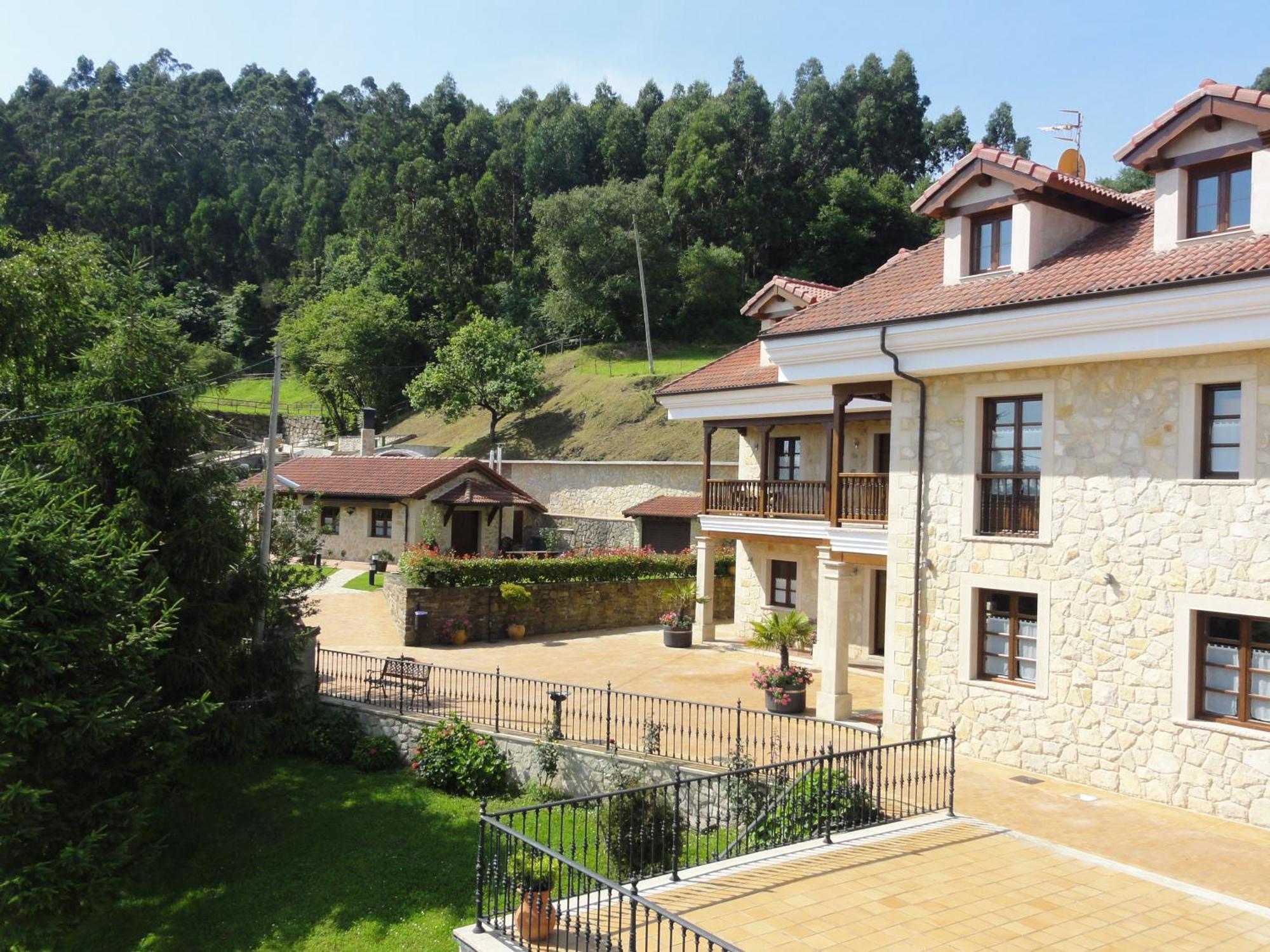 Hotel Mirador De Moriyon Miravalles Екстер'єр фото